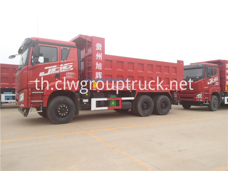 8x4 Tipper Truck 3